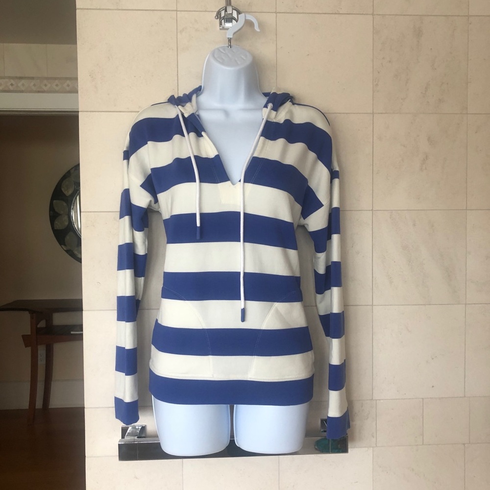 Vineyard Vines Pullover Hoodie, XS.